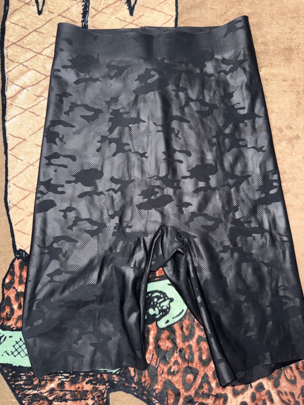 NWT HUE Black Camo High-Waist Shapewear Short XS